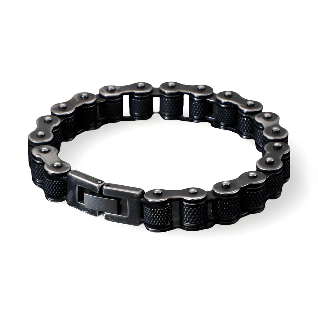 Bracelet chaîne noire en acier inoxydable avec maillons épais et fermoir rectangulaire noir brillant.
