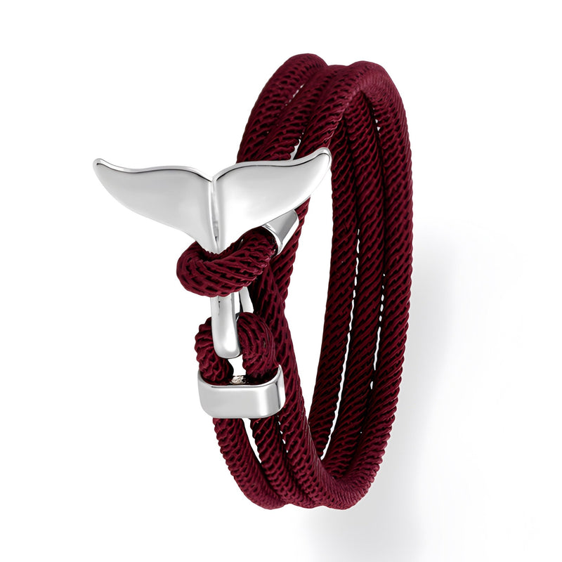 Bracelet cordon bordeaux double tour avec pendentif queue de baleine argentée lisse.
