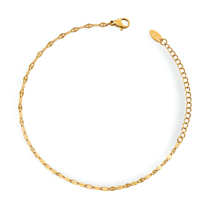 Bracelet fin en titane plaqué or avec maillons ovales délicats et fermoir mousqueton.