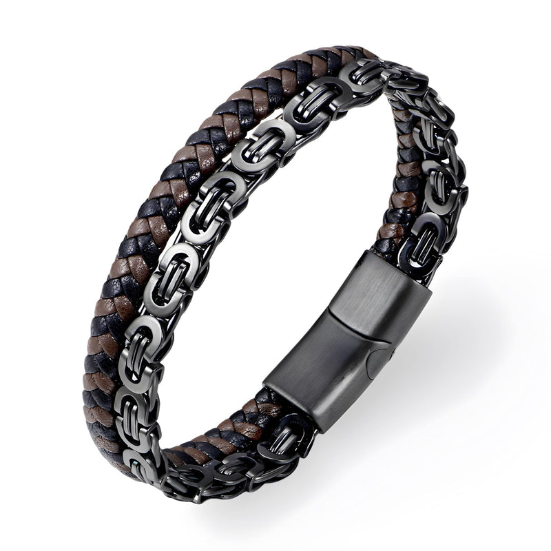 Bracelet en cuir noir tressé avec chaîne en métal argenté et fermoir magnétique noir mat.