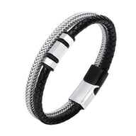 Bracelet homme en cuir noir tressé avec motifs métalliques argentés et fermoir inox poli.
