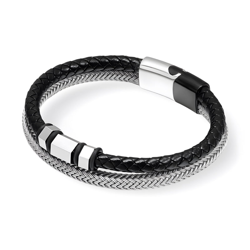 Bracelet homme en cuir noir tressé et acier inoxydable argent avec motifs métalliques et fermoir magnétique.