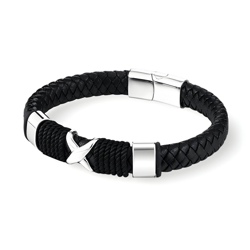 Bracelet en cuir noir tressé avec motif petite croix argentée et fermoir magnétique acier.