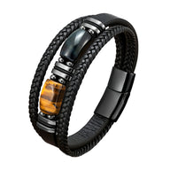 Bracelet multi-rangs homme en cuir noir tressé avec pierres œil de tigre et fermoir magnétique noir mat.