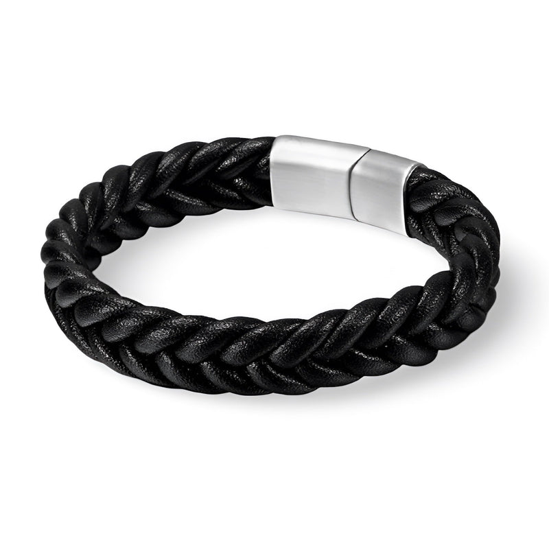 Bracelet homme torsadé en cuir noir avec fermoir magnétique en acier argenté.