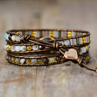 Bracelet multi-rangs en labradorite, perles multicolores et strass, fermoir cœur en métal rose.