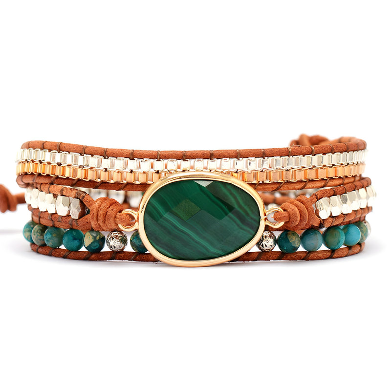 Bracelet multi-rangs en pierres naturelles vertes et marron avec malachite ovale sertie or.