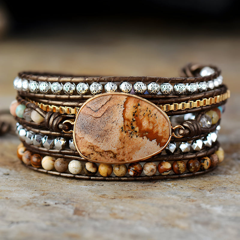 Bracelet multi-rangs en pierres naturelles avec pierre centrale jaspe beige et perles œil de tigre marron.