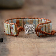 Bracelet multi-rangs femme en pierres bleu et marron, fermoir métal argenté gravé, ajustable.