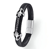 Bracelet homme noir en cuir tressé avec chaîne argentée et fermoir aimanté métallique.