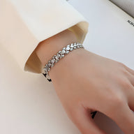 Bracelet en titane argenté à maille épaisse Valeria, style moderne et épuré.