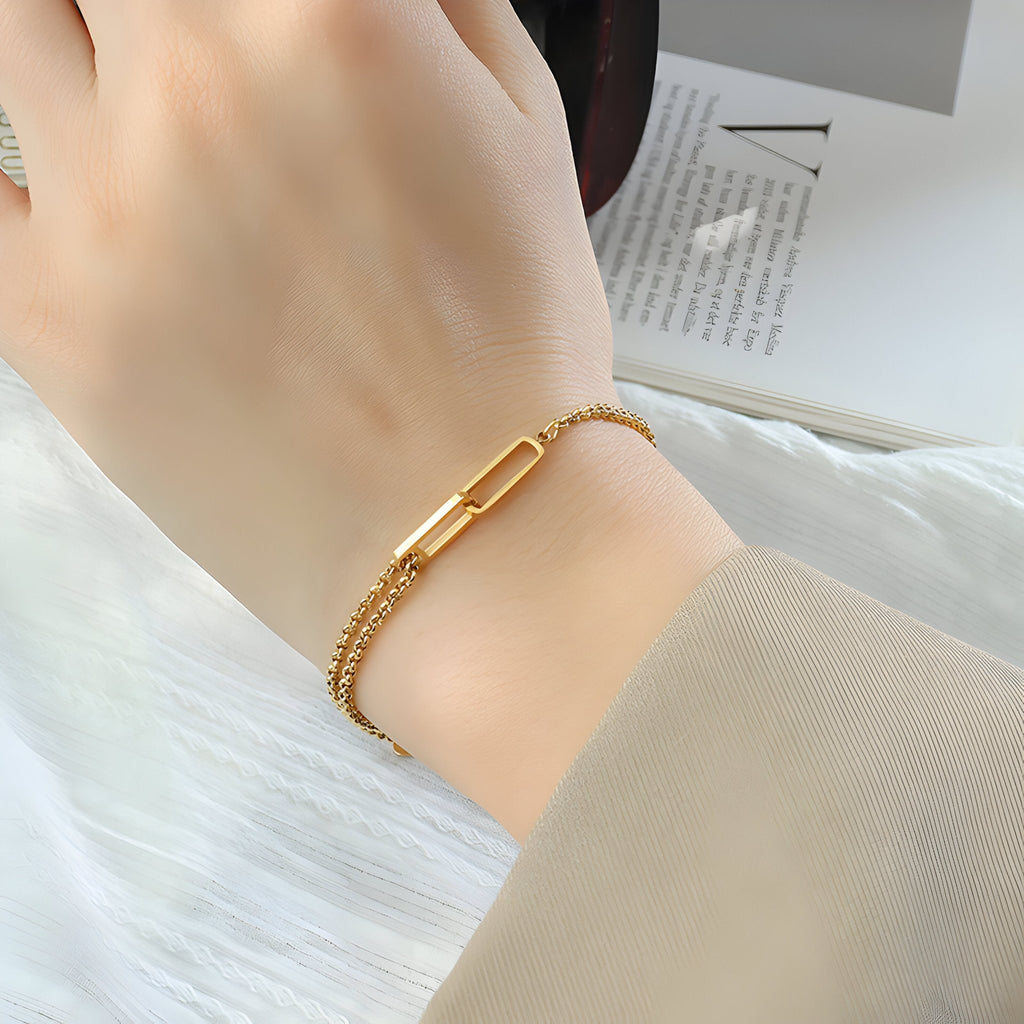 Bracelet fin en titane plaqué or 18 carats avec mailles alternées, style élégant modèle Chloé.