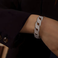 Bracelet jonc en titane plaqué argent à maillons larges texturés modelé Adèle.