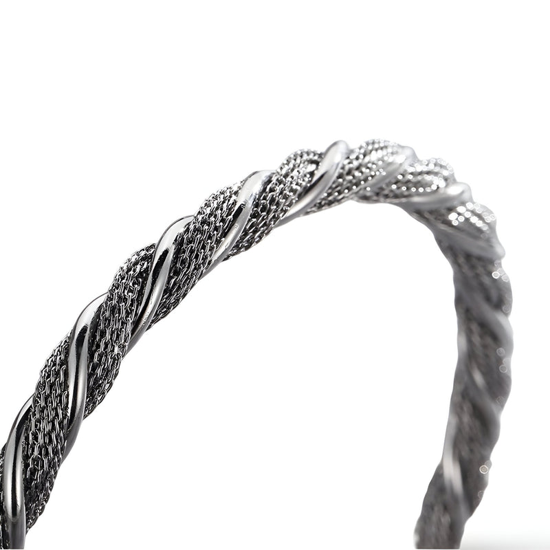 Bracelet jonc argenté en acier inoxydable tressé avec deux têtes de serpent détaillées.